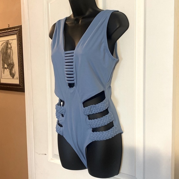 “GUAYABERI” Bonluka Cut Out Braided Swimsuit - Picture 9 of 16